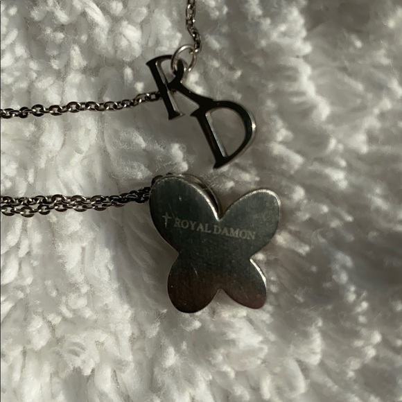 Royal Damon Butterfly Necklace - Picture 3 of 7